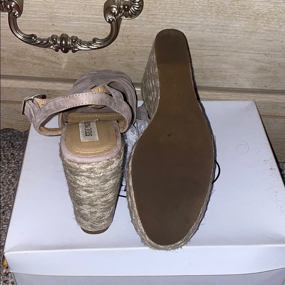 Steve Madden T-strap wedge sandal - Picture 4 of 4